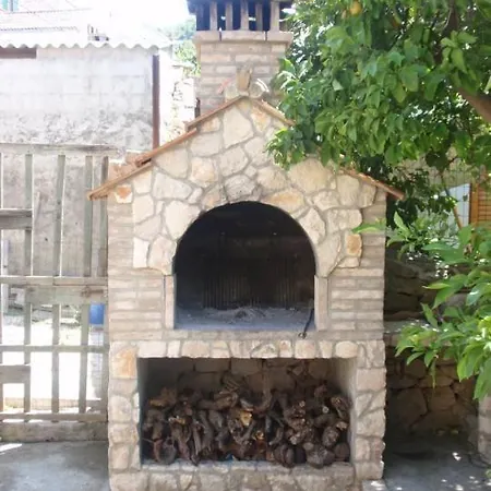Kut Apartmán